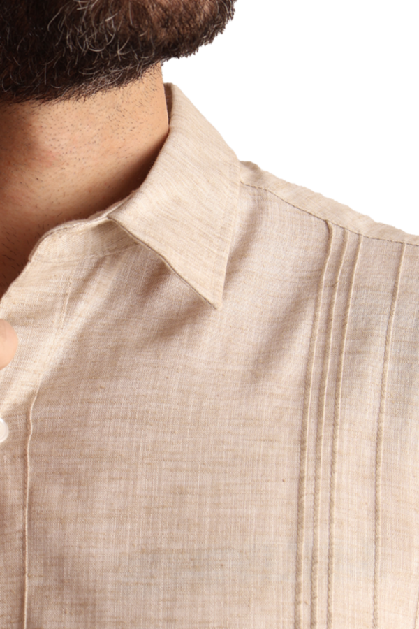 Camisa Tipo Guayabera Look Lino Con Alforzas Color Crudo Para Caballero